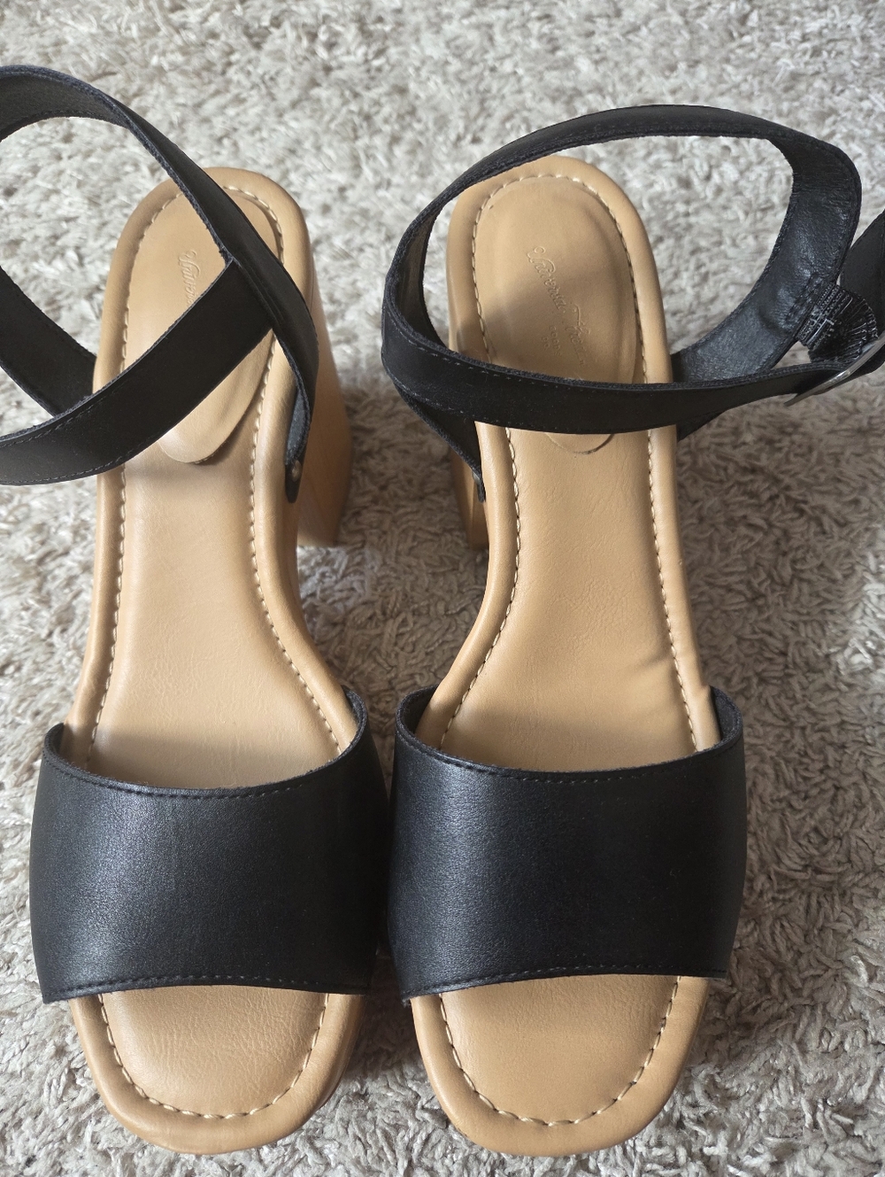 Heels - Picture 3 of 3